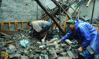 重庆大暴雨影响航班运行吗 实拍重庆大风暴雨